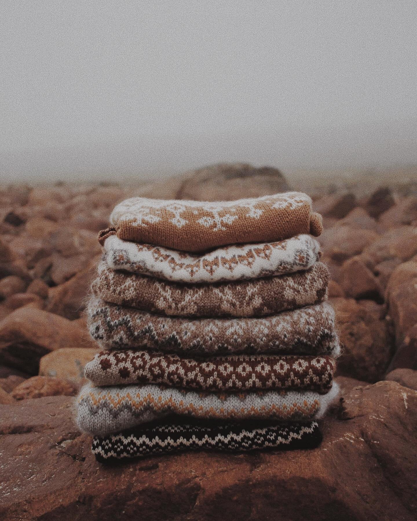 ✨ s a m p l e  s a l e ✨
For the very first time, you can adopt some of my exclusive handknits! Visit thepetiteknitter.com/shop or follow the link in my bio. 🥰
#thepetiteknitter #sweaterweather #handknit #handknitted #knitsweater #woolsweater #slo